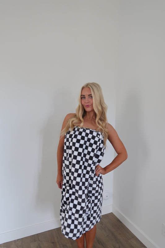 BLACK CHECK WRAP