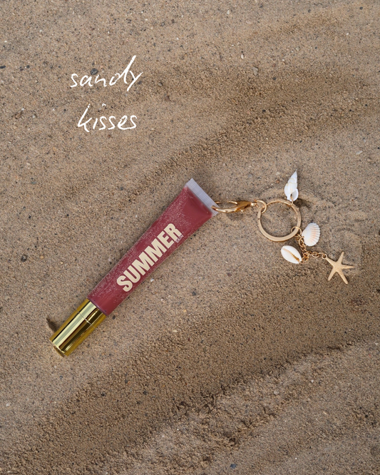 SANDY KISSES